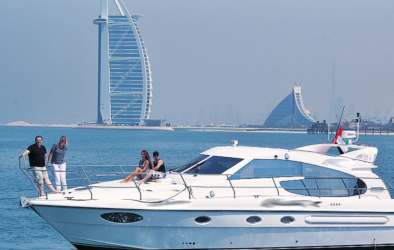 yacht fishing dubai